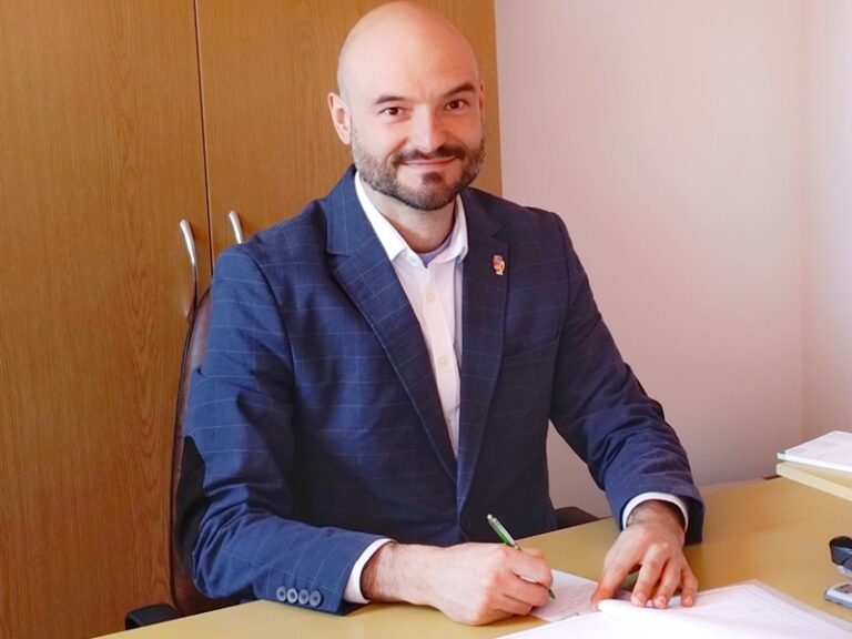Dr. Radu – Bogdan Davidescu